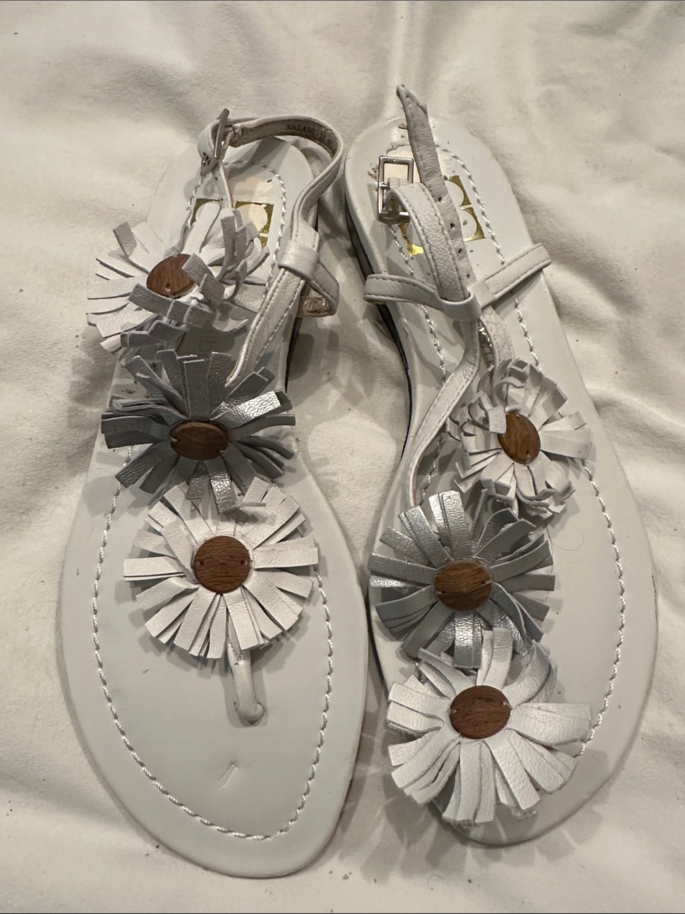 Liz Claiborne White Floral T-Strap Sandals with Wood Accent